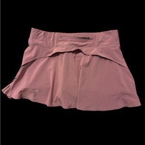 Lululemon tennis skirt shorts size 6in perfect condition
